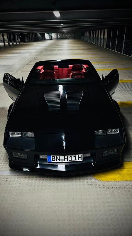 Gebraucht Chevrolet Camaro 215 PS (158 kW) 1987 Schwarz Cabrio