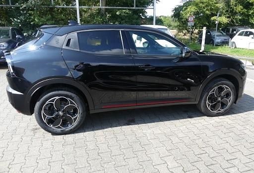 Neu Alfa Romeo GT Junior 145 PS (106 kW) 2025 Schwarz SUV