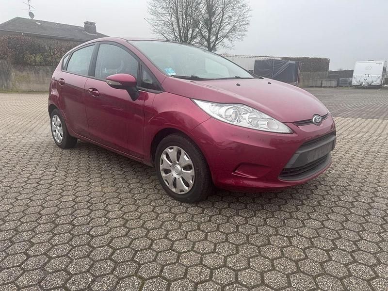 Gebraucht Ford Fiesta 95 PS (69 kW) 2010 Rot Kleinwagen