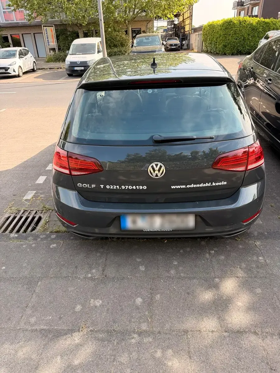 Gebraucht VW Golf VII 116 PS (85 kW) 2019 Grau Limousine