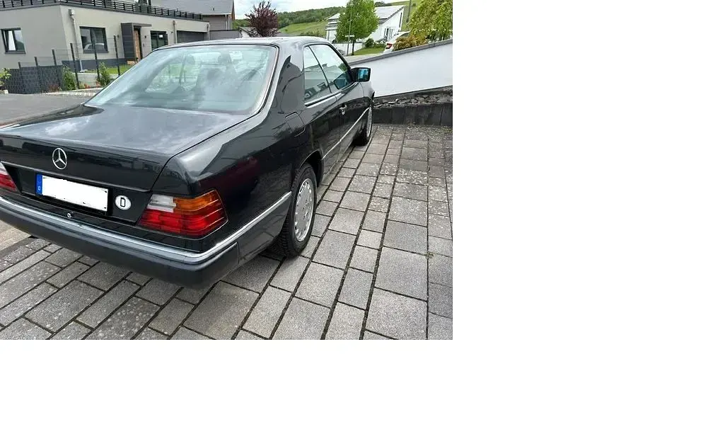 Gebraucht Mercedes 220 150 PS (110 kW) 1993 Schwarz Coupé