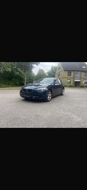Blau Gebraucht 2013 BMW 116 Sport Line Kleinwagen | 4.400 € (Superpreis) - Bild 1/4