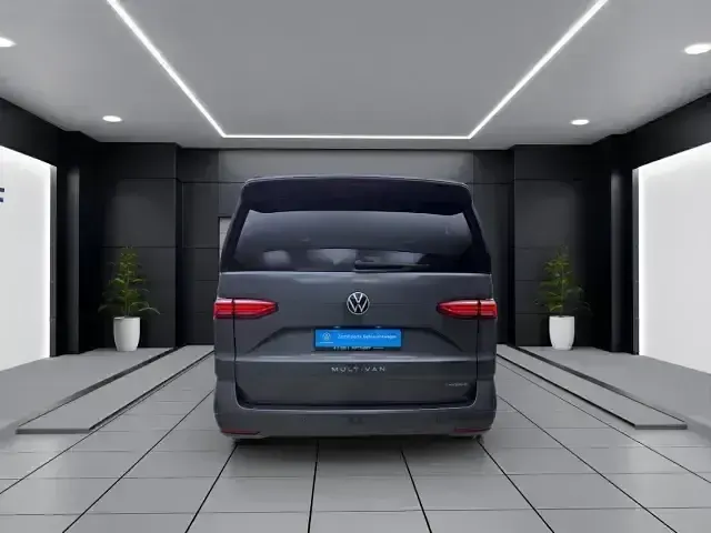 Gebraucht VW Multivan Life 218 PS (160 kW) 2022 Grau Van / Kleinbus