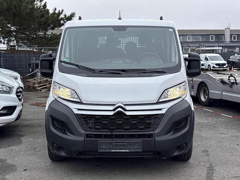 Gebraucht Citroën Jumper 140 PS (102 kW) 2023 Lackierung weiss icy/deckende Van / Kleinbus