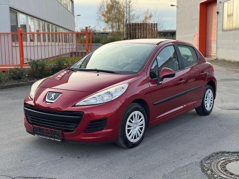 Rot Gebraucht 2010 Peugeot 207 Tendance Limousine | 3.990 € (Fairer Preis) - Bild 1/4