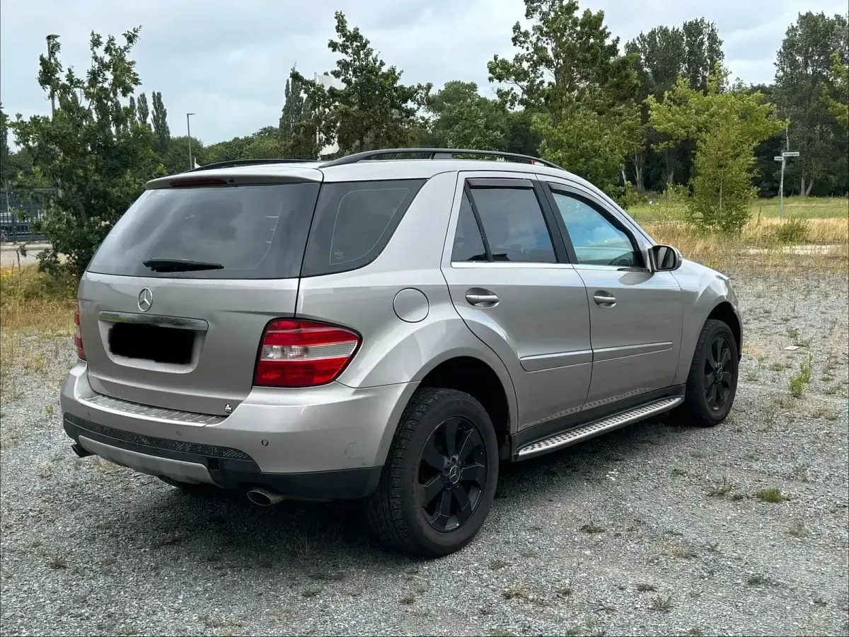 Gebraucht Mercedes ML280 190 PS (139 kW) 2007 Andere farben SUV