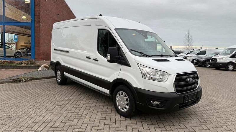 Gebraucht Ford Transit Trend 131 PS (96 kW) 2022 Frostweiß Van / Kleinbus