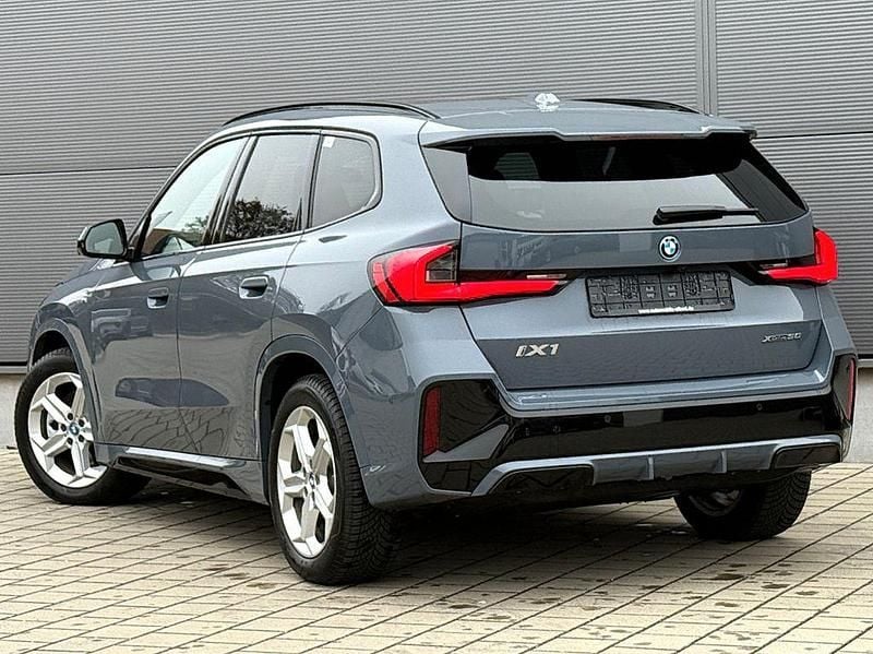 Storm bay metallic Gebraucht 2024 BMW iX1 M Sport SUV | 47.490 € (Fairer Preis) - Bild 1/4