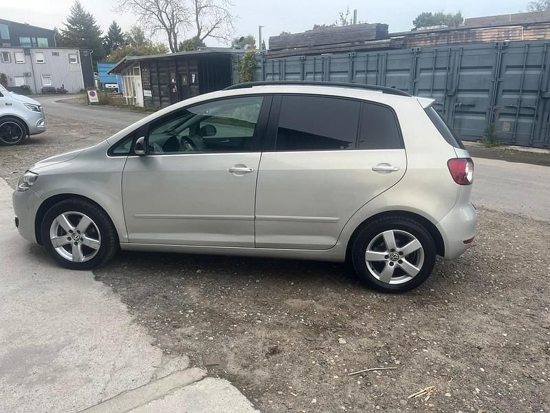 Gebraucht VW Golf VII 105 PS (77 kW) 2012 Silber Limousine