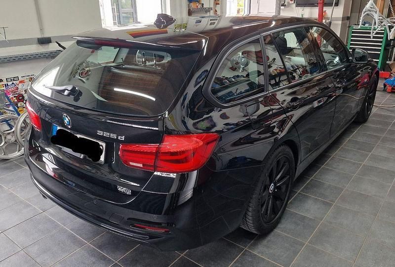 Schwarz Gebraucht 2016 BMW 325 Sport Line Kombi | 17.499 € (Fairer Preis) - Bild 1/4