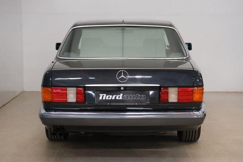 Gebraucht Mercedes 560 299 PS (219 kW) 1990 Schwarz Limousine