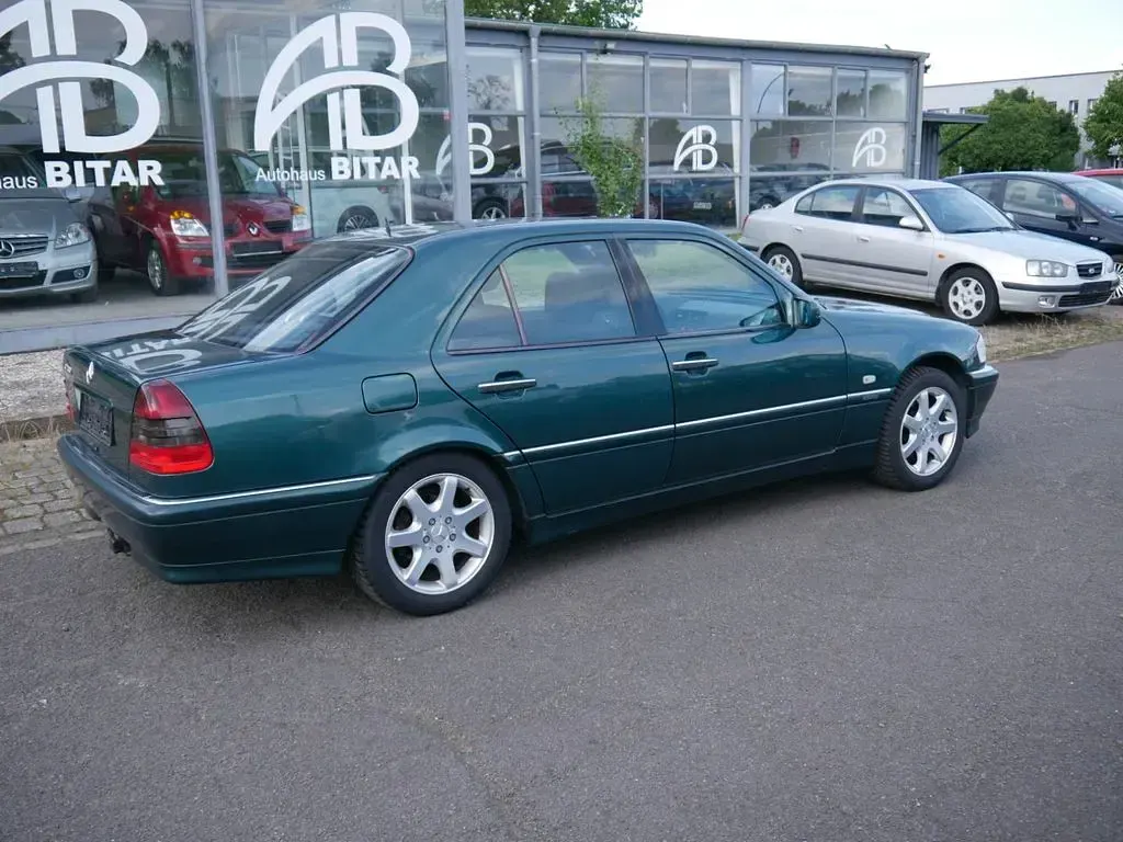 Gebraucht Mercedes C200 Elegance 136 PS (100 kW) 1999 Grün Limousine