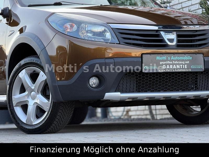 Gebraucht Dacia Sandero Stepway 84 PS (61 kW) 2012 Braun Kleinwagen