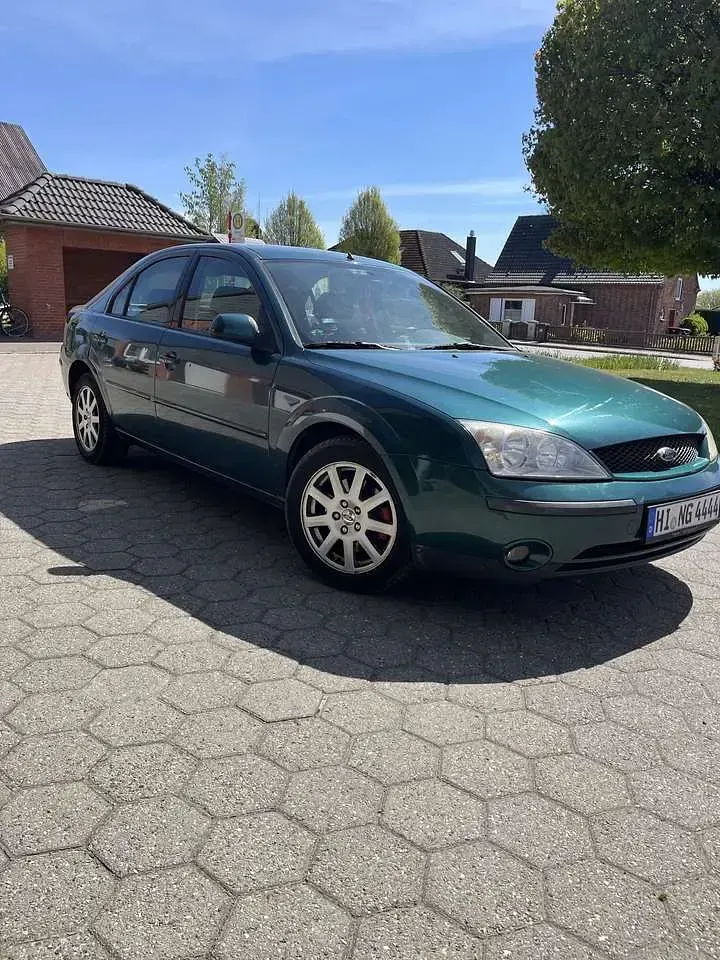 Gebraucht Ford Mondeo 145 PS (106 kW) 2001 Limousine