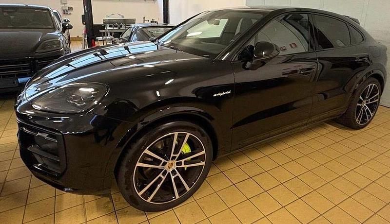 Gebraucht Porsche Cayenne 470 PS (345 kW) 2023 Schwarz SUV