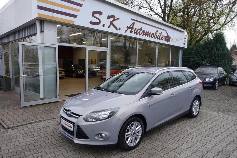 Usata Ford Focus 125 CV (91 kW) 2014 Grigio Station wagon