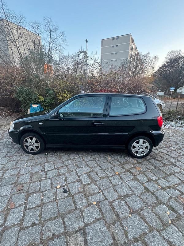 Gebraucht VW Polo 60 PS (44 kW) 2001 Schwarz Kleinwagen