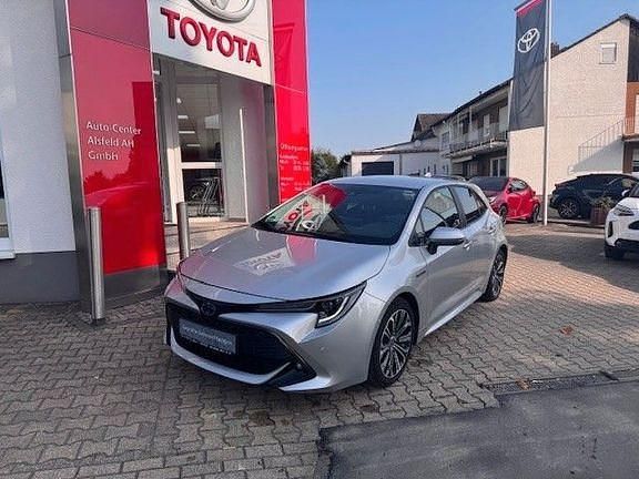 Gebraucht Toyota Corolla 122 PS (89 kW) 2021 Platinsilber metallic