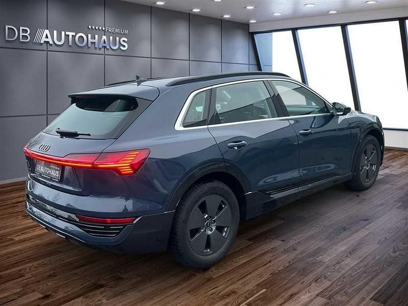 Gebraucht Audi Q8 e-tron Advanced 300 kW (408 PS) 2024 Blau SUV