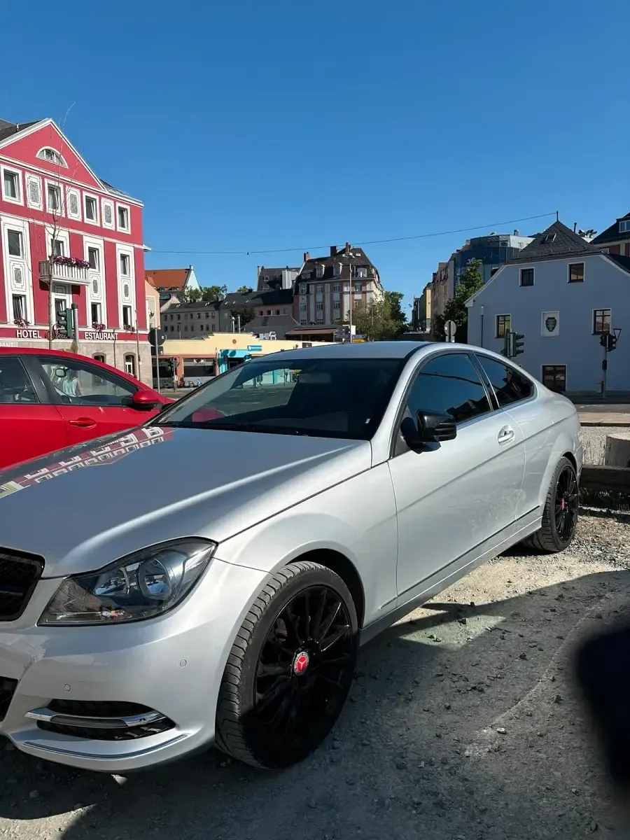Gebraucht Mercedes C180 156 PS (114 kW) 2013 Silber Coupé