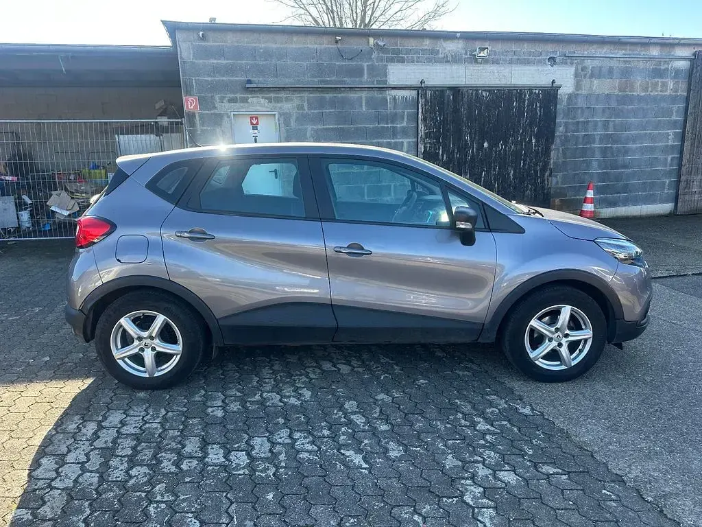 Używany Renault Captur Expression 90 KM (66 kW) 2016 Szary SUV