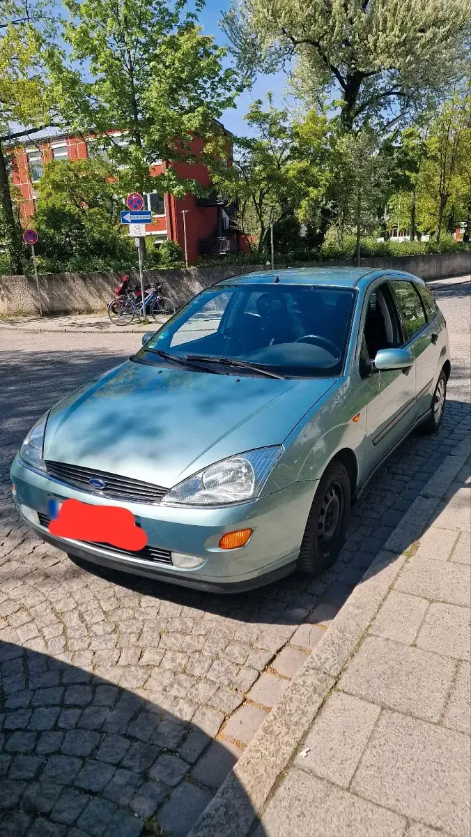 Używany Ford Focus 100 KM (73 kW) 2001 Zielony Sedan/Limuzyna