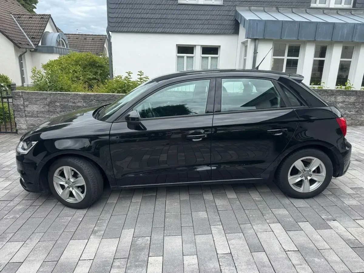 Gebraucht Audi A1 Sportback 95 PS (69 kW) 2017 Schwarz Kleinwagen