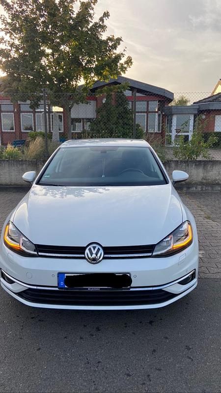 Gebraucht VW Golf VII Edition 150 PS (110 kW) 2018 Weiß Limousine