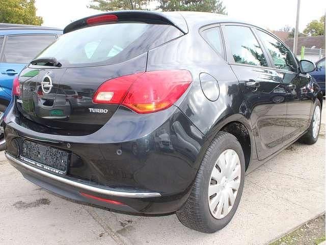 Gebraucht Opel Astra Edition 140 PS (102 kW) 2012 Karbonschw graphitschw midnigh Kleinwagen