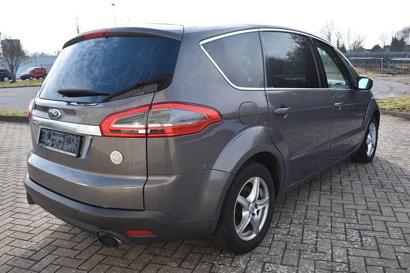 Gebraucht Ford S-MAX Titanium 200 PS (147 kW) 2011 Braun Van / Kleinbus