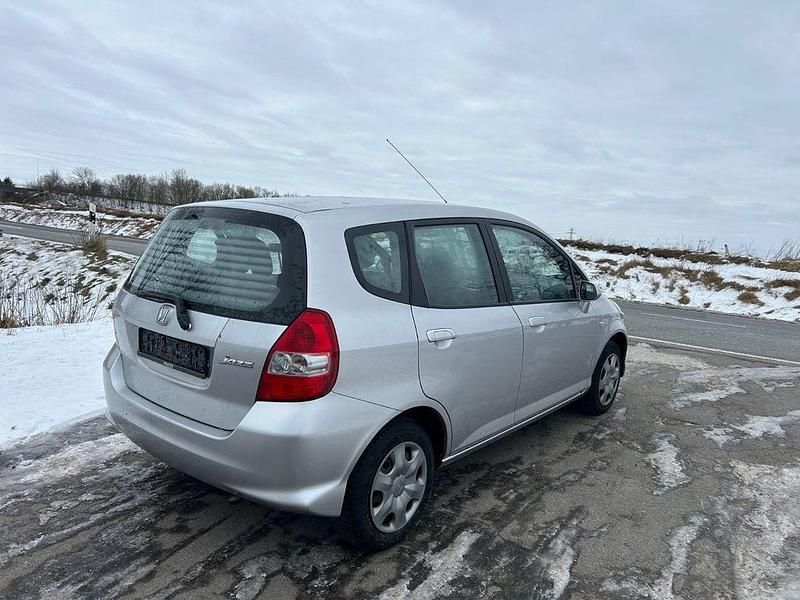 Gebraucht Honda Jazz Cool 77 PS (56 kW) 2007 Silber Kleinwagen