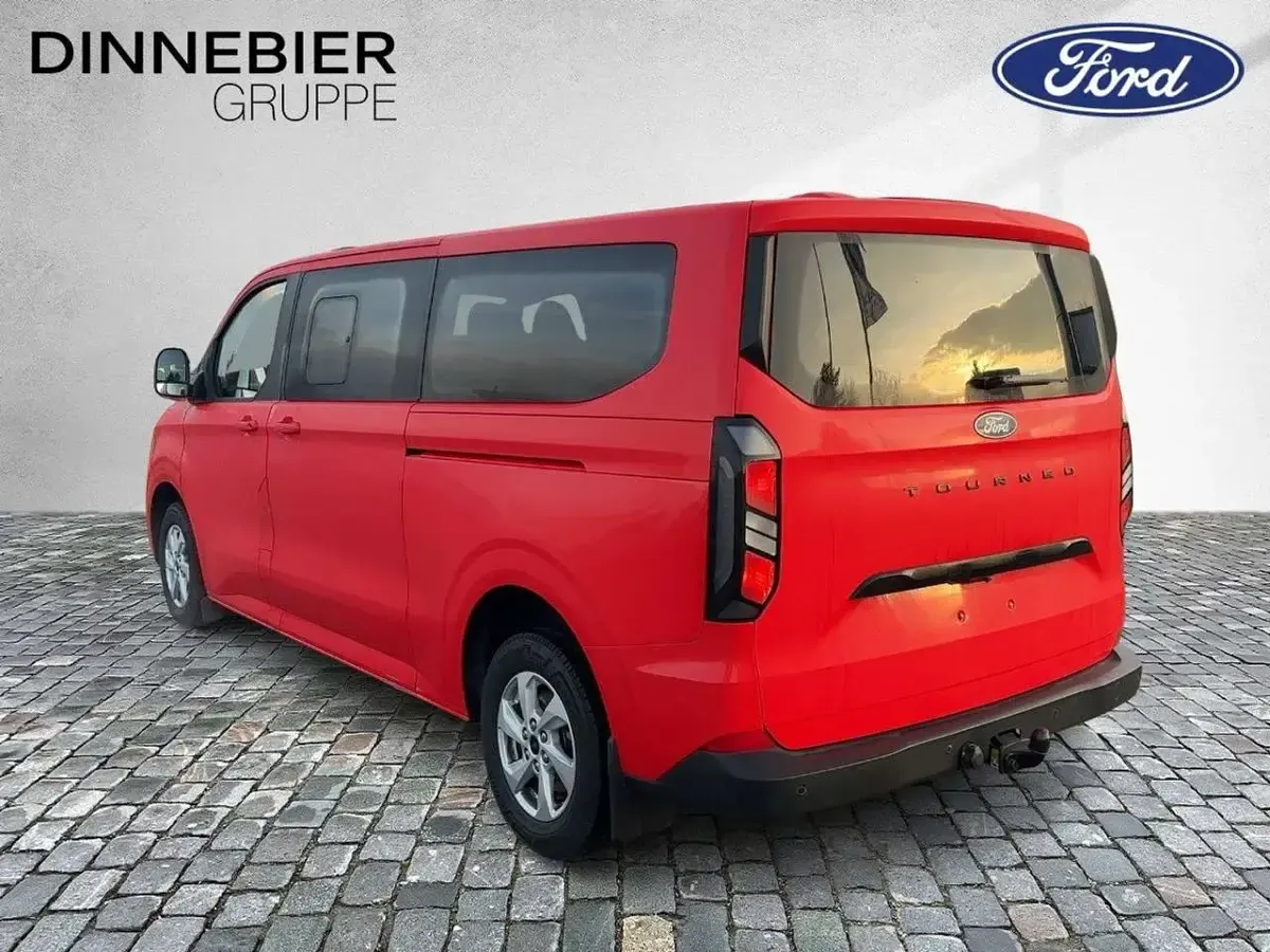 Gebraucht Ford Tourneo Custom Trend 136 PS (100 kW) 2025 Rot Van
