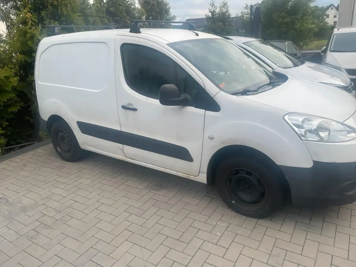 Gebraucht Peugeot Partner 75 PS (55 kW) 2013 Weiß