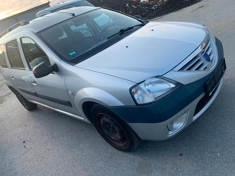 Silber Gebraucht 2007 Dacia Logan Limousine | 800 € (Fairer Preis) - Bild 1/4