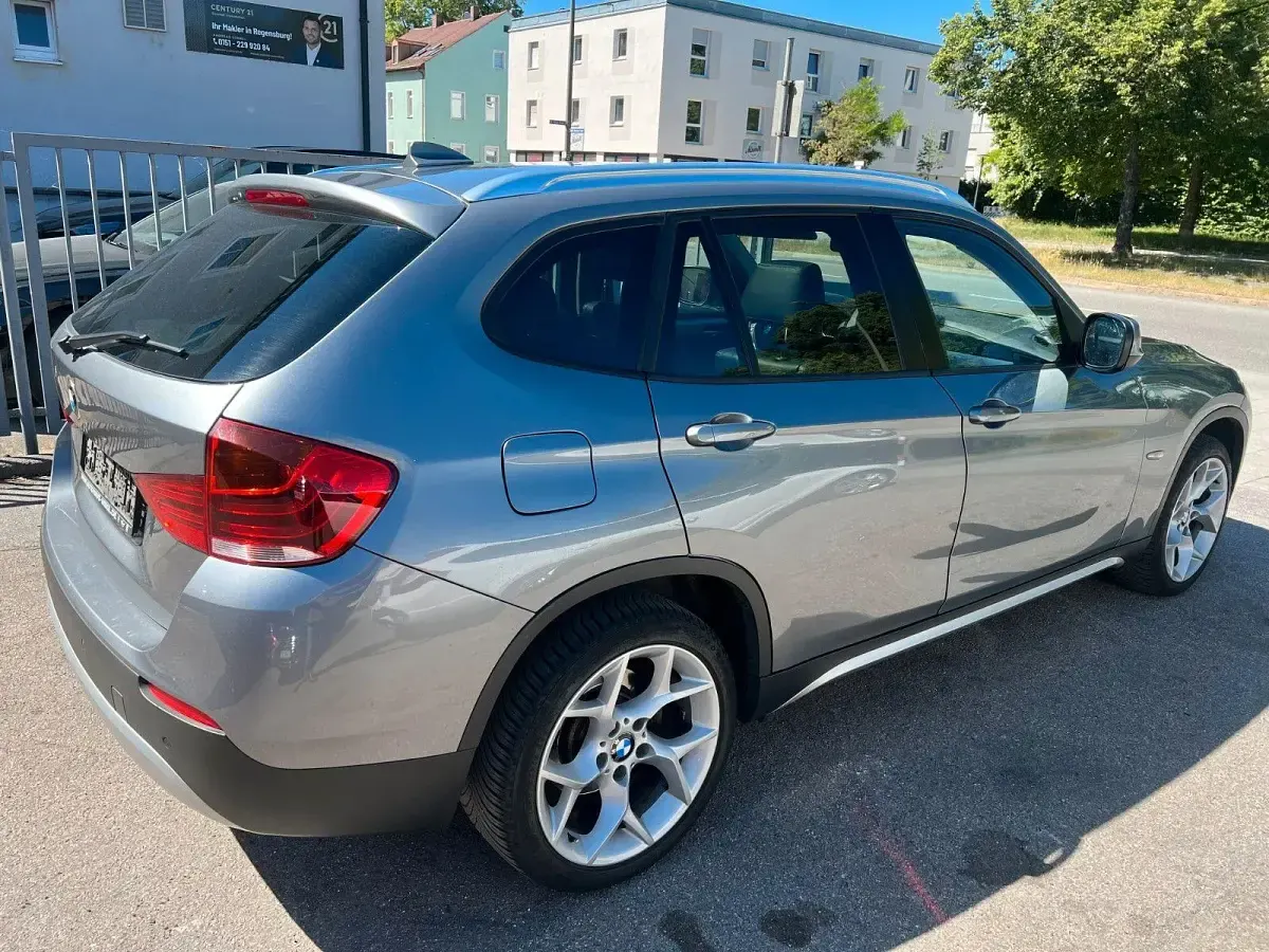 Gebraucht BMW X1 Sport Line 177 PS (130 kW) 2011 Grau SUV