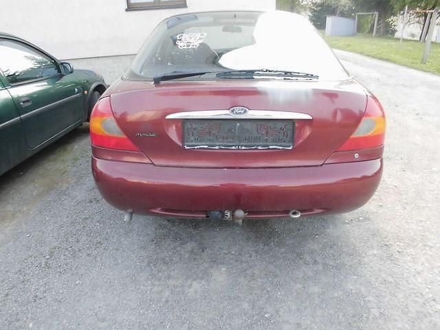 Gebraucht Ford Mondeo 116 PS (85 kW) 1998 Rot Limousine