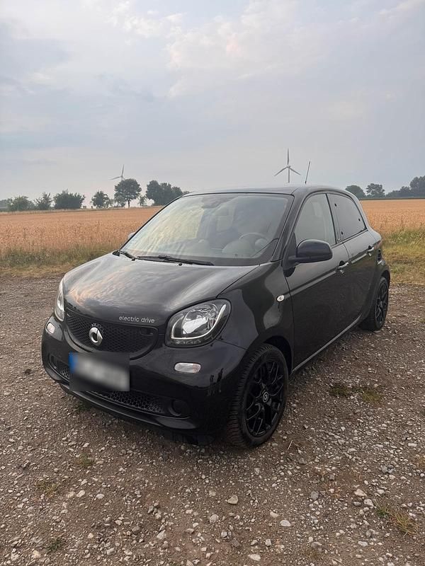 Schwarz Gebraucht 2018 Smart ForFour Electric Drive Prime Limousine | 8.999 € (Fairer Preis) - Bild 1/4