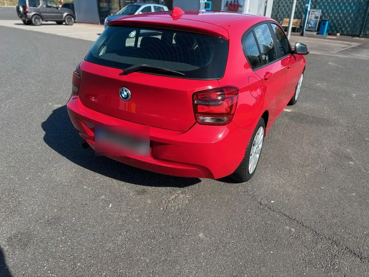 Gebraucht BMW 114 102 PS (75 kW) 2013 Rot Kleinwagen