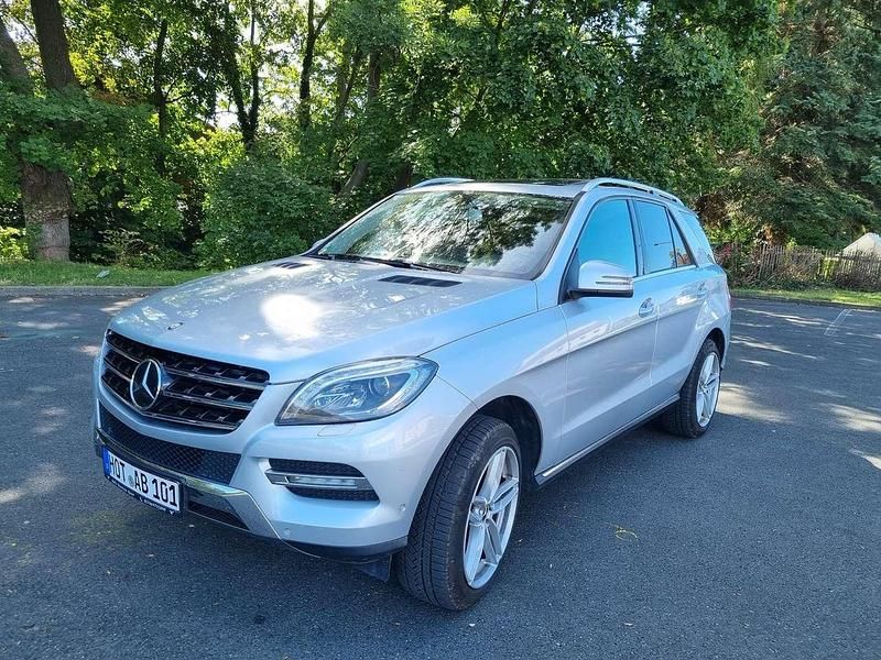 Gebraucht Mercedes ML350 258 PS (189 kW) 2013 Grau SUV