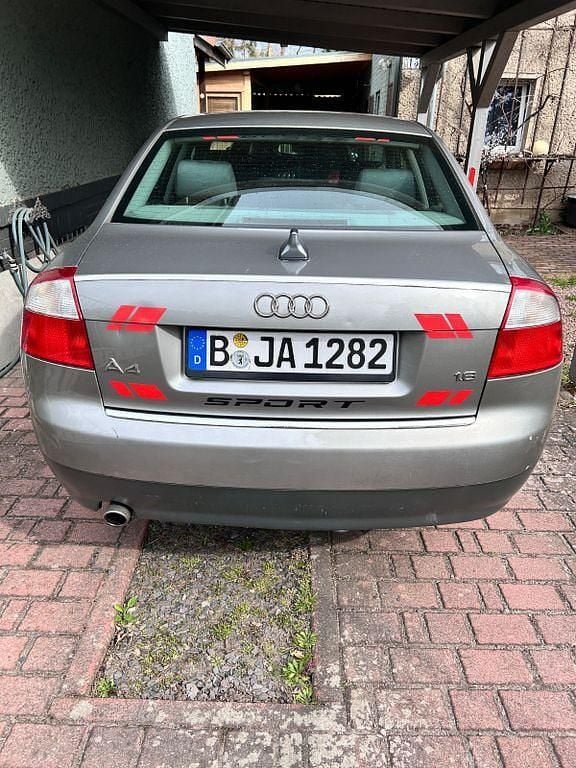 Usata Audi A4 102 CV (75 kW) 2003 Grigio Berlina