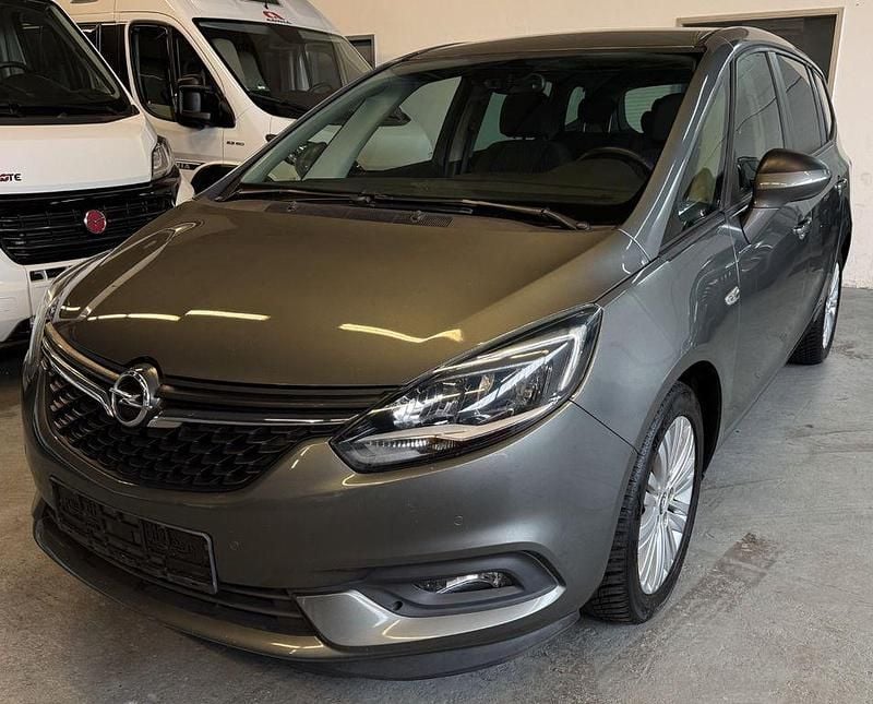 Grau Gebraucht 2017 Opel Zafira Business Edition Van / Kleinbus | 9.999 € (Fairer Preis) - Bild 1/4