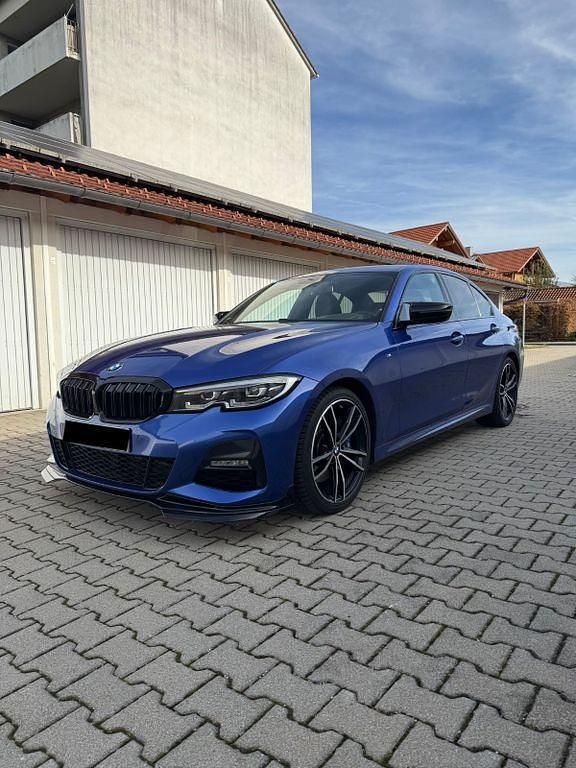 Second-hand BMW 330 Shadowline 258 CP (189 kW) 2020 Albastru Berlinǎ
