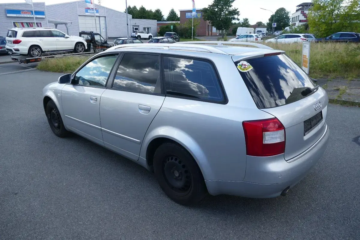 Second-hand Audi A4 102 CP (75 kW) 2003 Argintiu Break