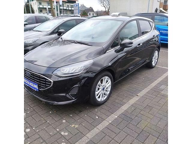 Agate black metallic (metallic) Gebraucht 2023 Ford Fiesta Titanium Kleinwagen | 19.980 € (Fairer Preis) - Bild 1/4
