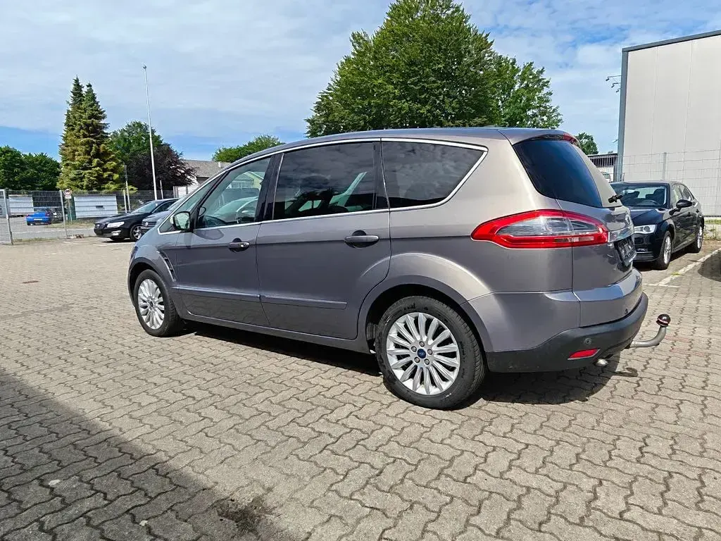 Gebraucht Ford S-MAX Titanium 116 PS (85 kW) 2012 Braun Van / Kleinbus