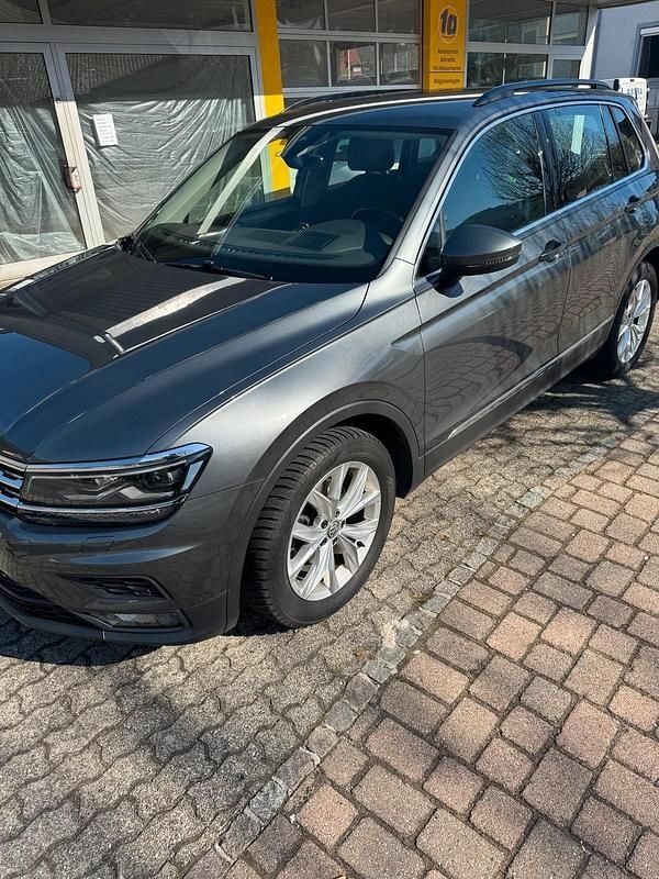 Gebraucht VW Tiguan 150 PS (110 kW) 2020 Grau SUV