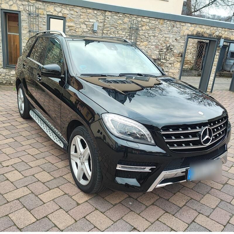 Schwarz Gebraucht 2014 Mercedes ML500 AMG SUV | 36.500 € - Bild 1/4