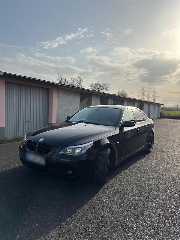 Gebraucht BMW 523 177 PS (130 kW) 2005 Schwarz Limousine