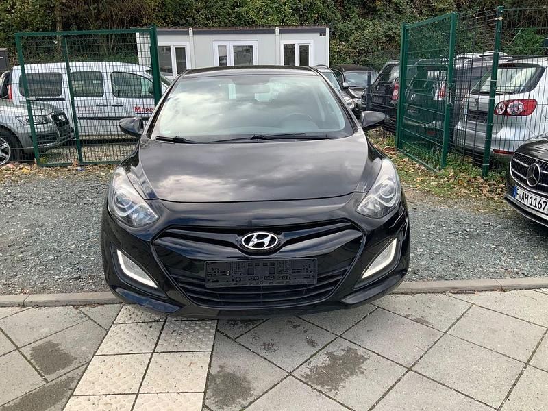 Schwarz Gebraucht 2014 Hyundai i30 Limousine | 5.250 € (Fairer Preis) - Bild 1/4