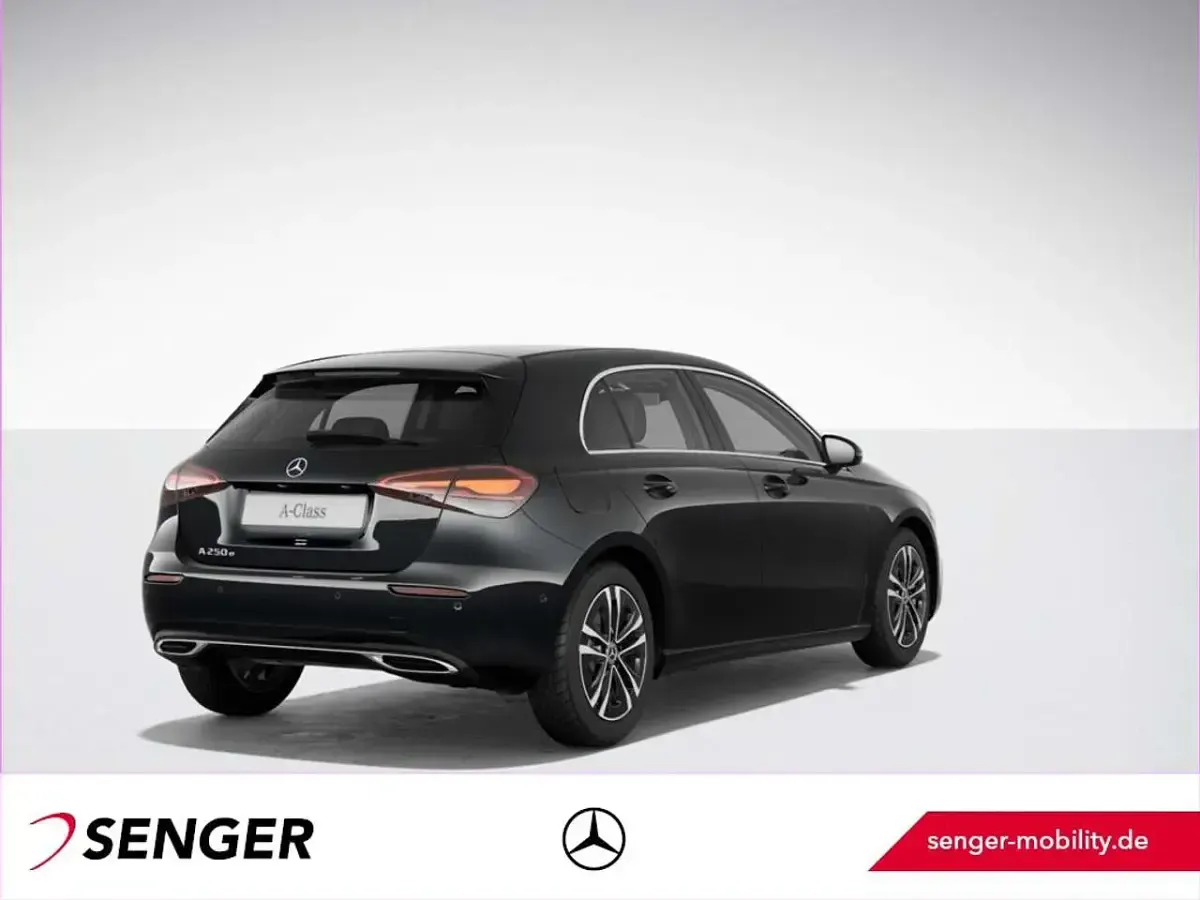 Gebraucht Mercedes A250 Progressive 218 PS (160 kW) 2024 Lack kosmosschwarz Limousine